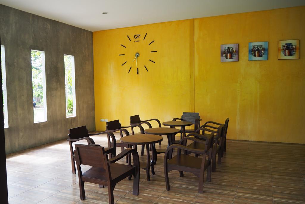 Rimmueng Resort Phanom Sarakham ภายนอก รูปภาพ